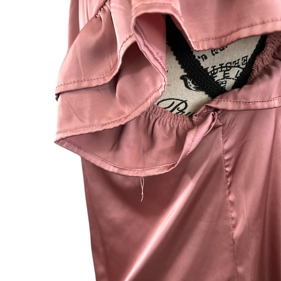 Ruffle satin pink blush top - Picture 5 of 6